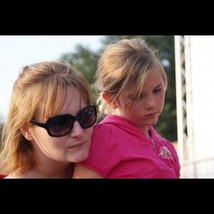 Meet your Posher, Holly